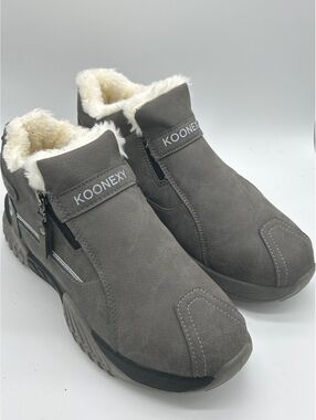 Koonexy Gray Faux Fur Lined Winter Shoes Size 42/8men 10.5 women’s